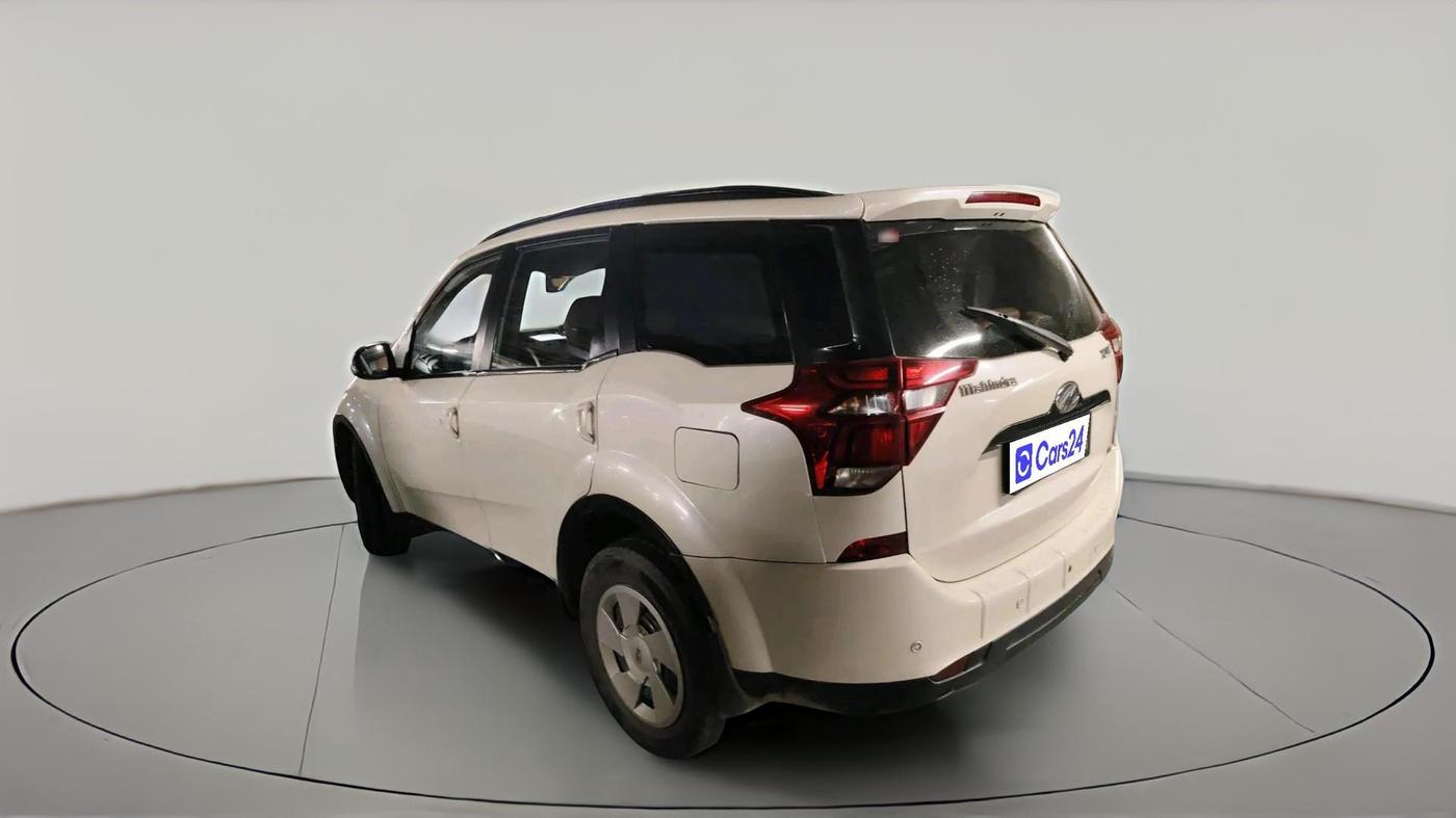 2018 Mahindra XUV500 W7, Diesel, Manual, 1,15,707 km, exterior