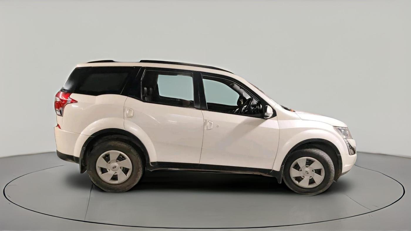 2018 Mahindra XUV500 W7, Diesel, Manual, 1,15,707 km, exterior