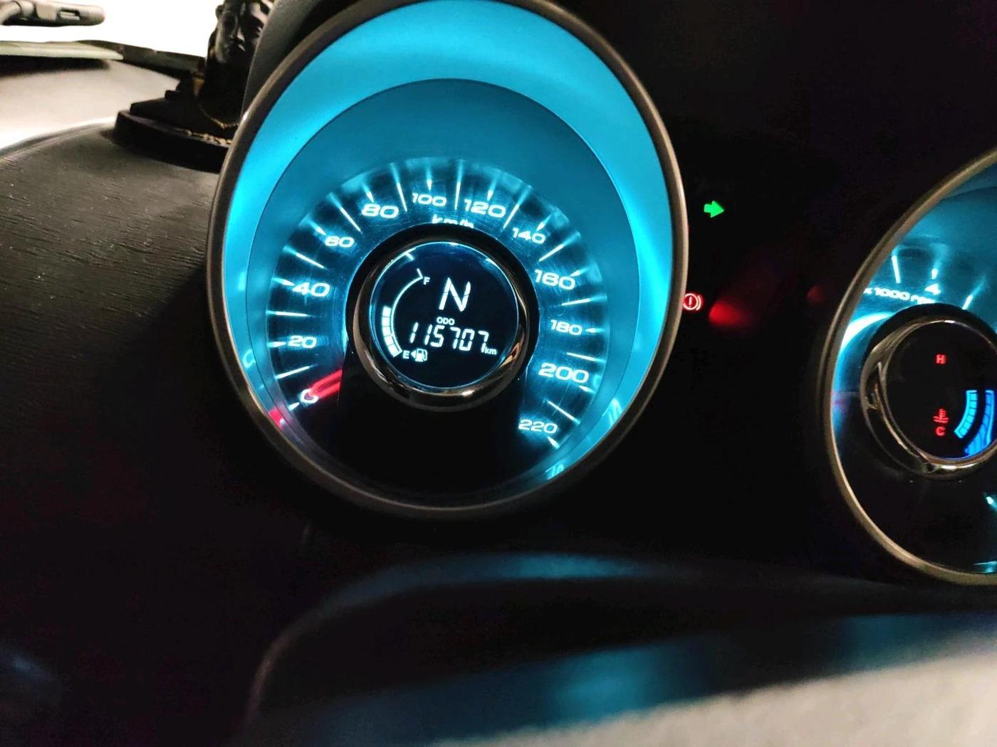 2018 Mahindra XUV500 W7, Diesel, Manual, 1,15,707 km, interior