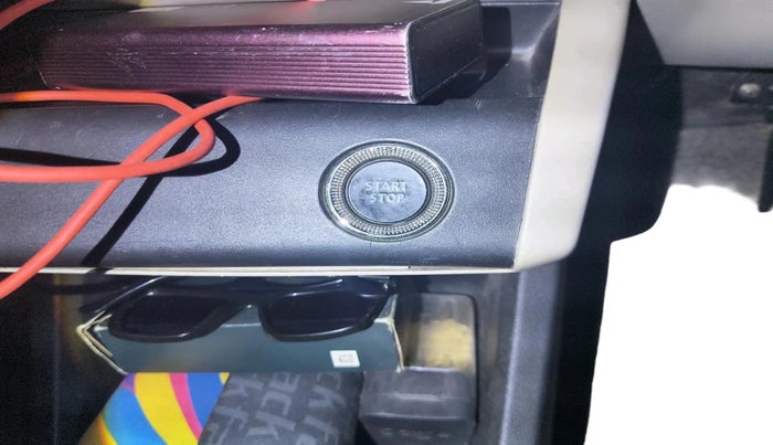 2021 Renault TRIBER RXZ AMT, Petrol, Automatic, 70,953 km, interior