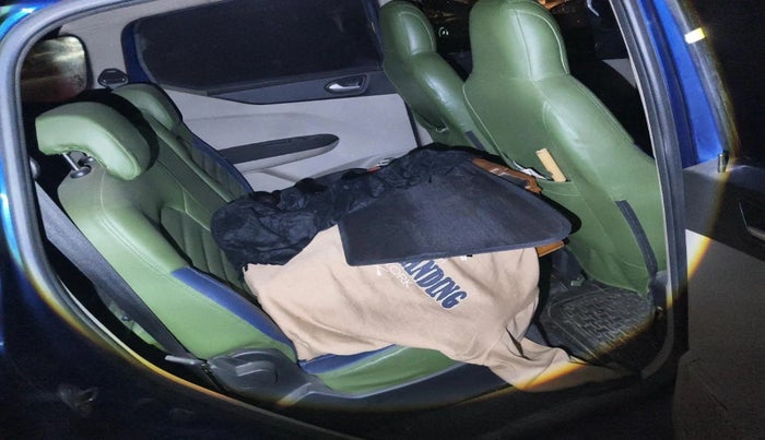 2021 Renault TRIBER RXZ AMT, Petrol, Automatic, 70,953 km, interior