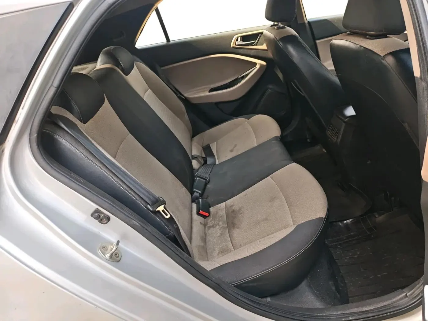 2015 Hyundai Elite i20 MAGNA 1.2, CNG, Manual, 1,50,727 km, interior