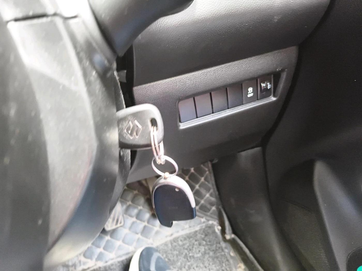 2024 Maruti Swift LXI, Petrol, Manual, 32,607 km, interior