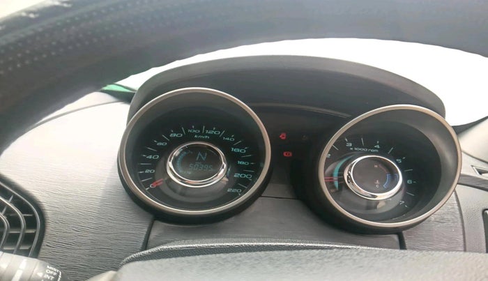 2020 Mahindra XUV500 W9, Diesel, Manual, 50,395 km, interior