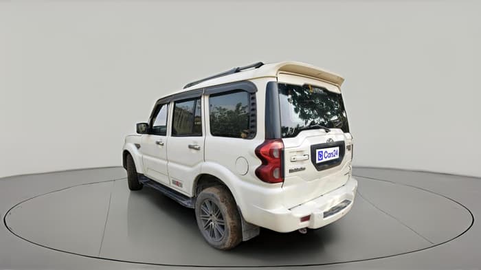 2016 Mahindra Scorpio S6 PLUS 1.99, Diesel, Manual, 82,595 km, exterior