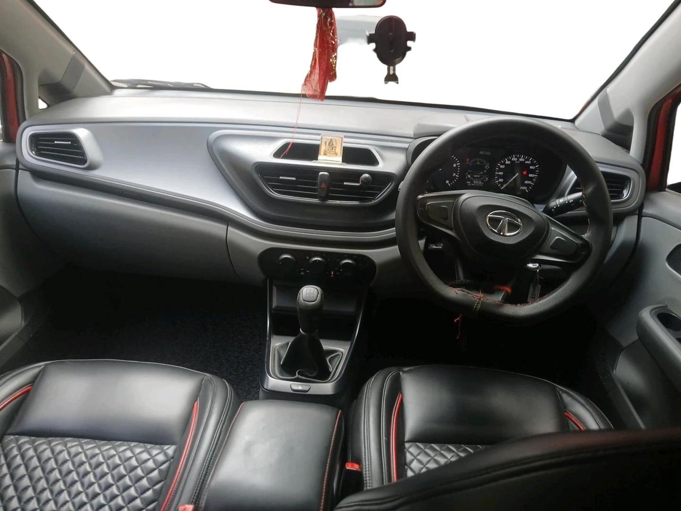 2020 Tata ALTROZ XE PETROL, Petrol, Manual, 90,041 km, interior