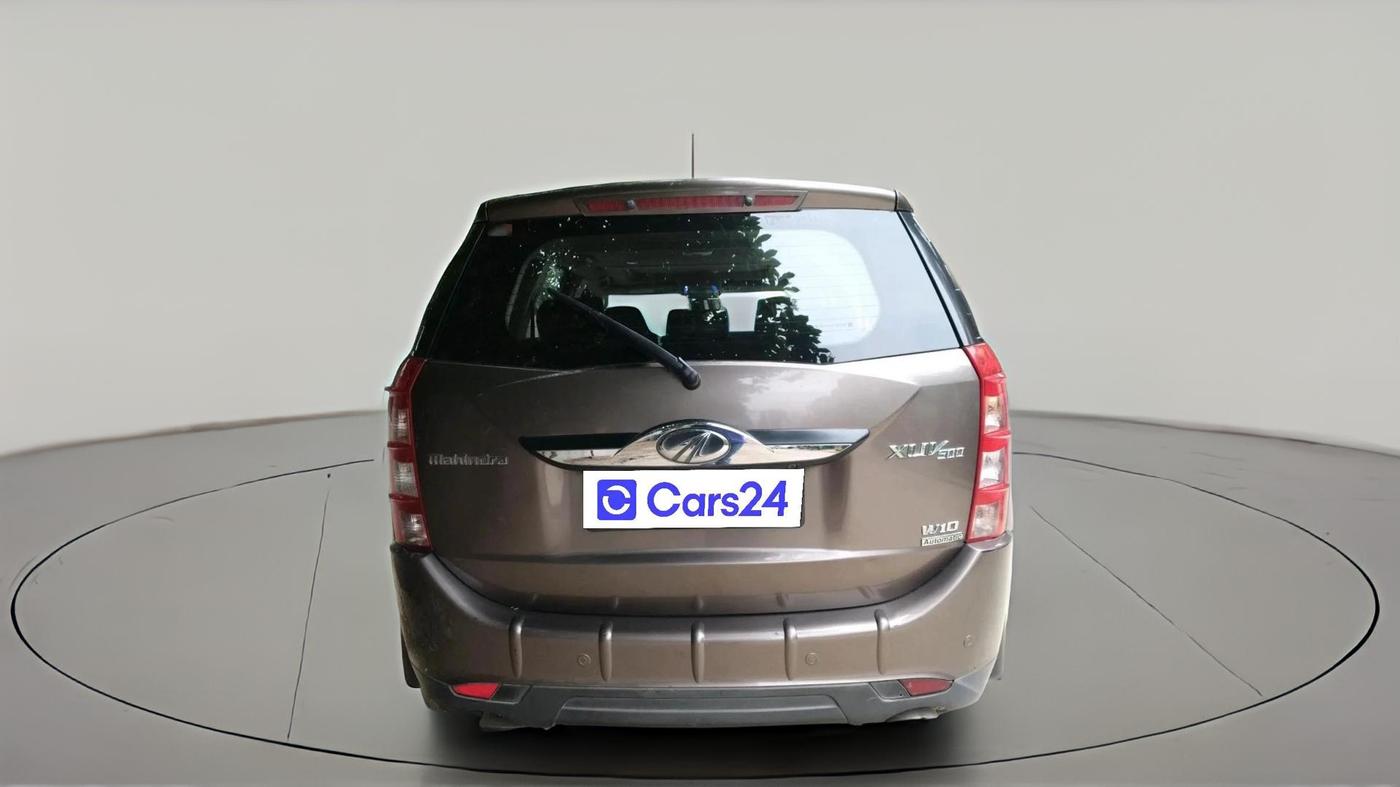 2018 Mahindra XUV500 W10 AT, Diesel, Automatic, 94,633 km, exterior