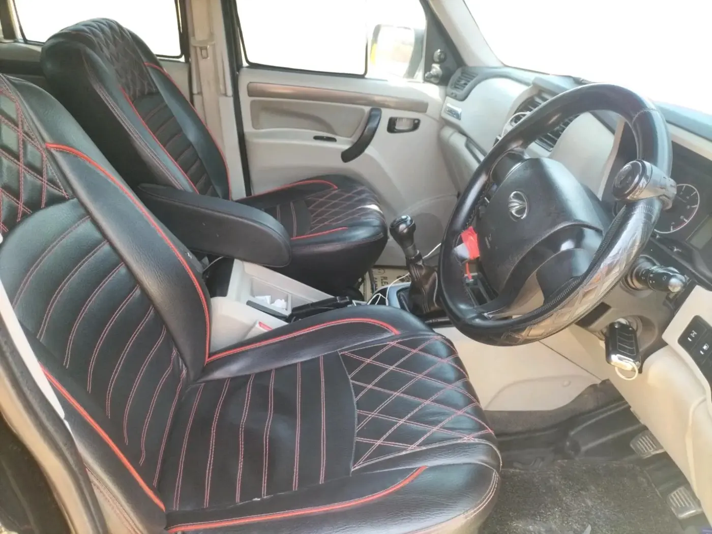 2022 Mahindra Scorpio S5, Diesel, Manual, 64,884 km, interior