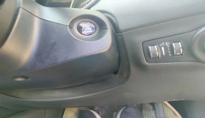 2017 Jeep Compass LONGITUDE (O) 2.0 DIESEL, Diesel, Manual, 1,16,496 km, interior