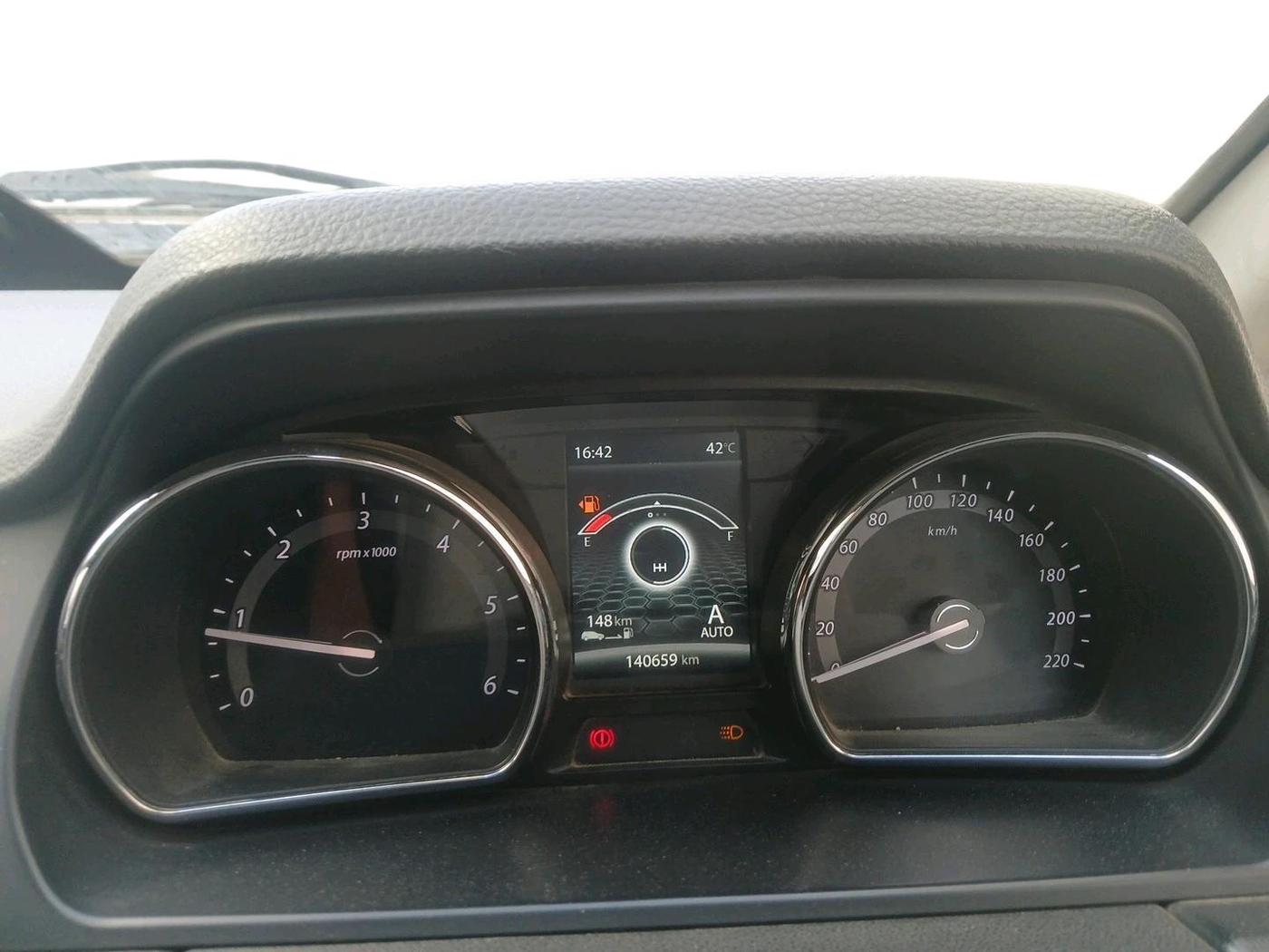 2017 Tata Hexa XT 4X2 7 STR, Diesel, Manual, 1,40,659 km, interior
