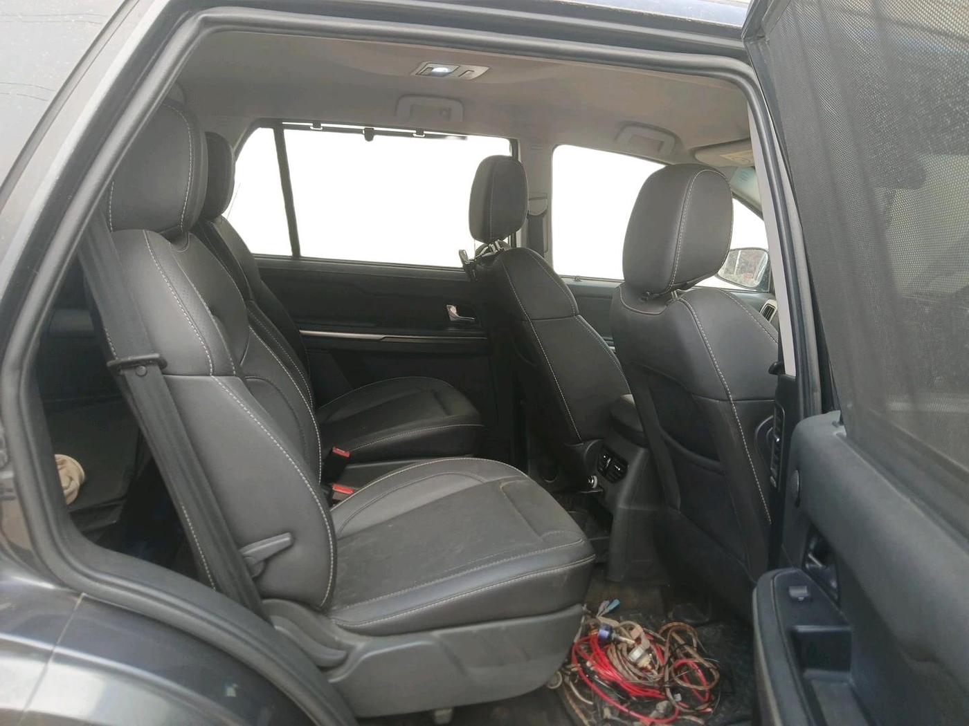 2017 Tata Hexa XT 4X2 7 STR, Diesel, Manual, 1,40,659 km, interior