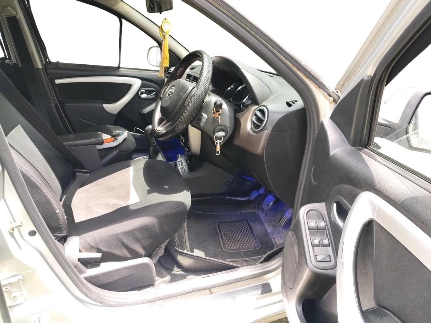 2017 Nissan Terrano  XL D Plus, Diesel, Manual, 1,78,434 km, interior