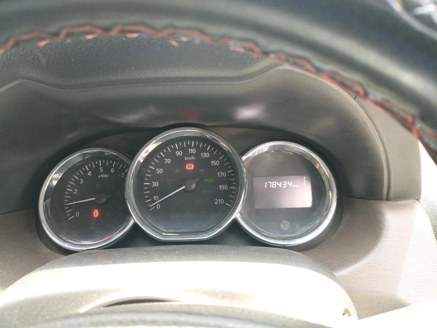 2017 Nissan Terrano  XL D Plus, Diesel, Manual, 1,78,434 km, interior