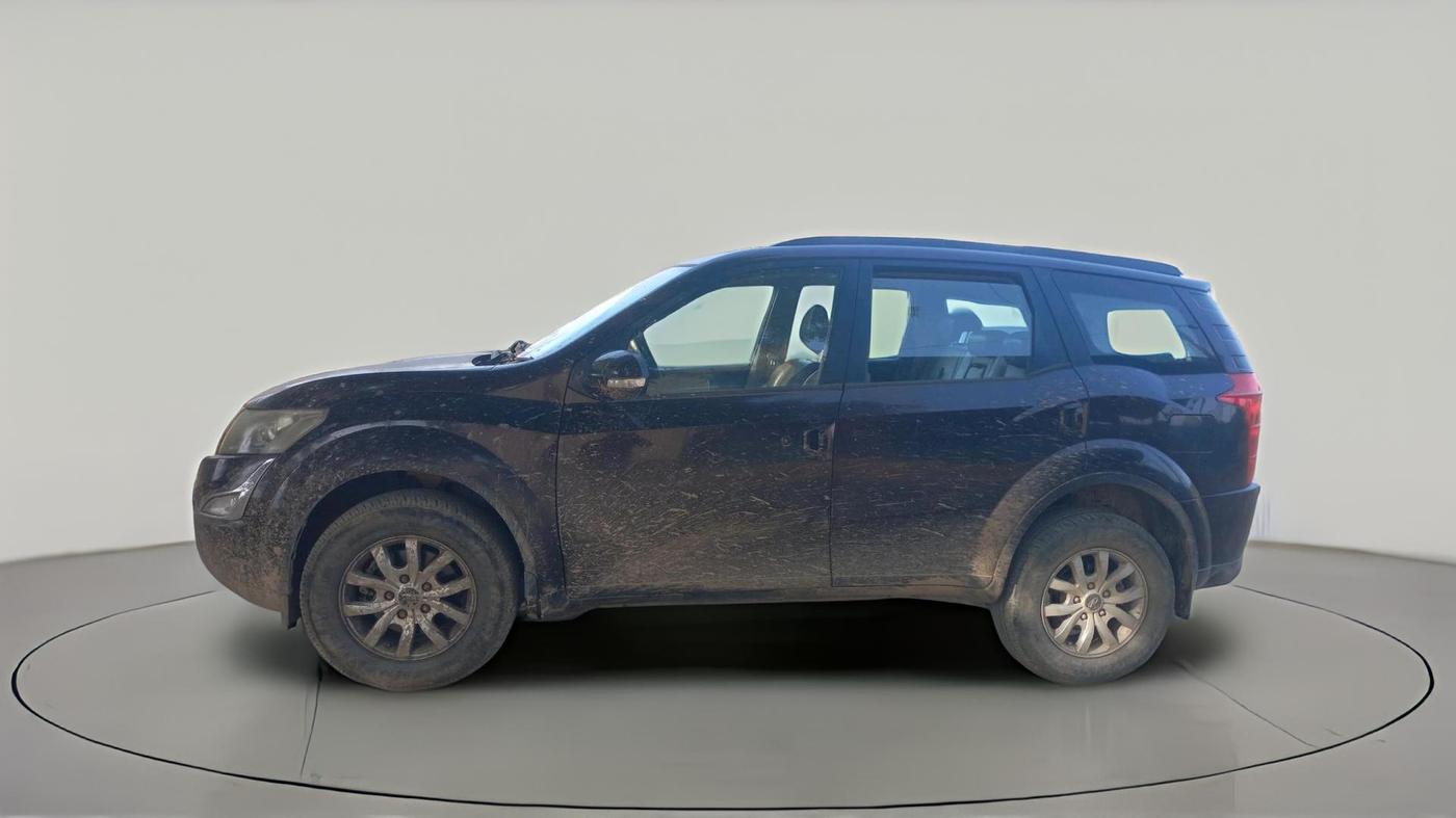 2016 Mahindra XUV500 W8 AT 1.99, Diesel, Automatic, 1,28,946 km, exterior
