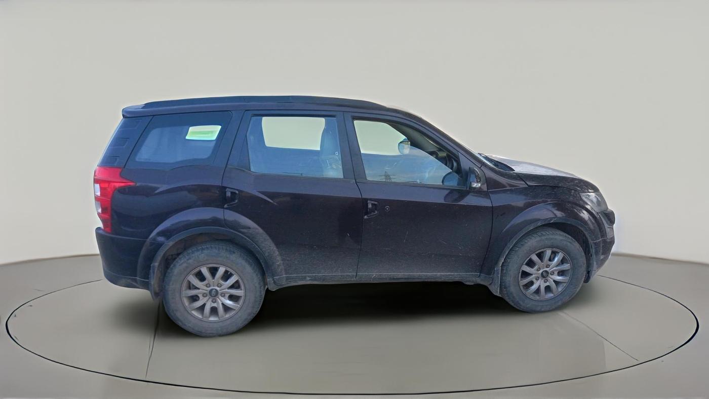 2016 Mahindra XUV500 W8 AT 1.99, Diesel, Automatic, 1,28,946 km, exterior