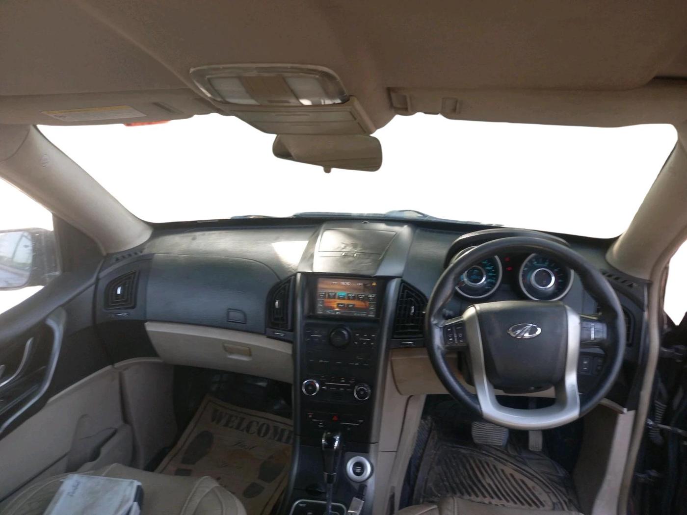 2016 Mahindra XUV500 W8 AT 1.99, Diesel, Automatic, 1,28,946 km, interior