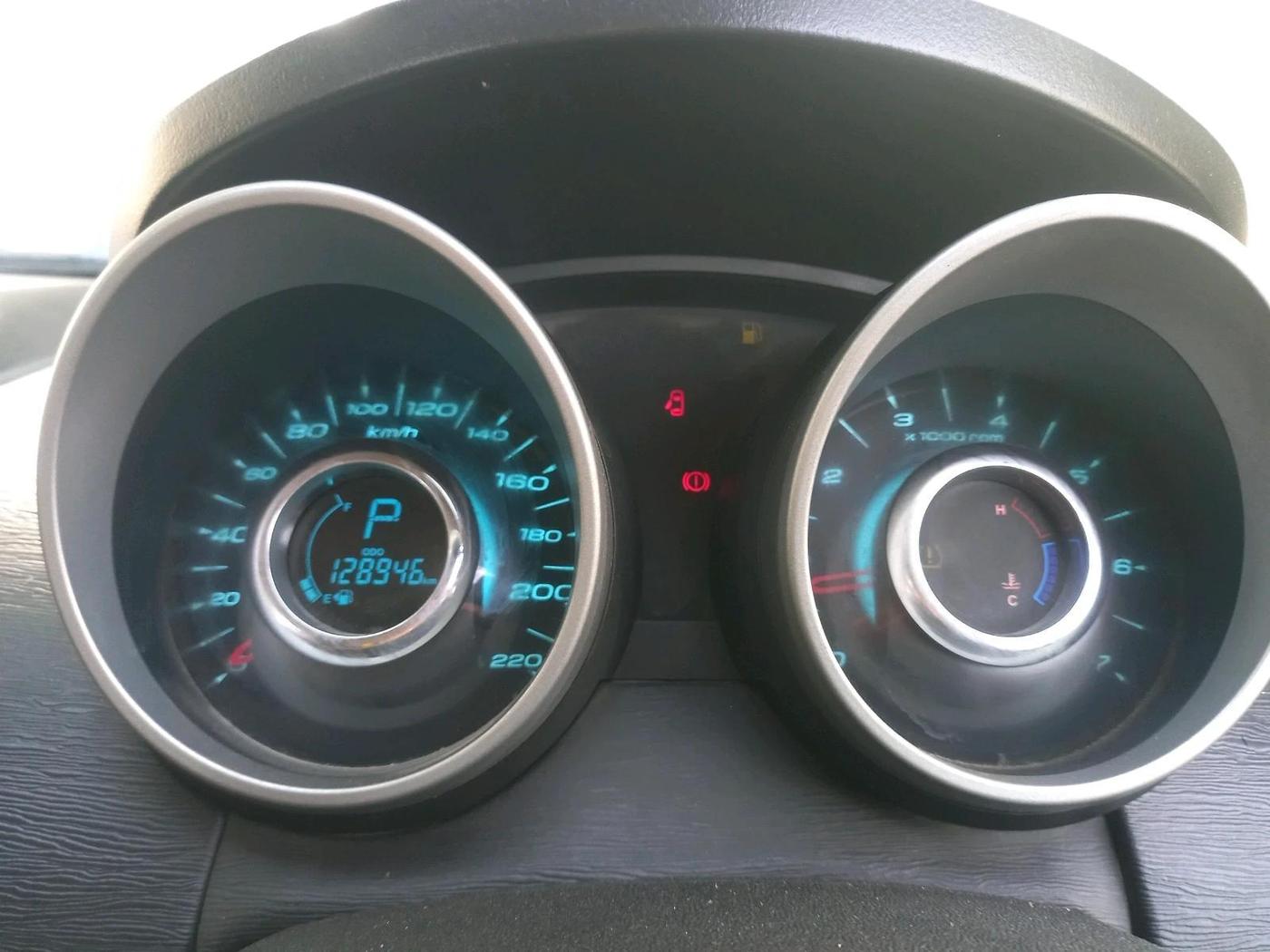 2016 Mahindra XUV500 W8 AT 1.99, Diesel, Automatic, 1,28,946 km, interior