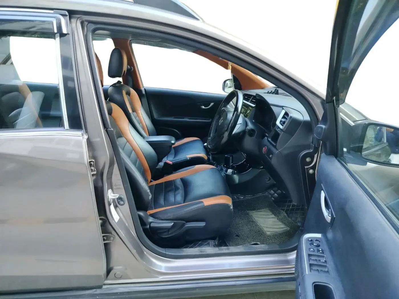 2016 Honda BR-V 1.5L I-VTEC V, Petrol, Manual, 94,625 km, interior