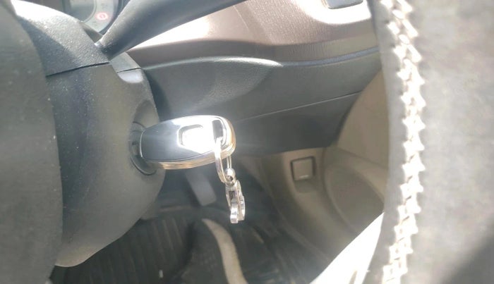 2012 Honda Brio V MT, Petrol, Manual, 1,04,450 km, interior