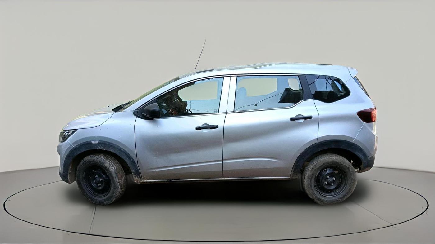 2025 Renault TRIBER RXE MT, Petrol, Manual, 9,368 km, exterior