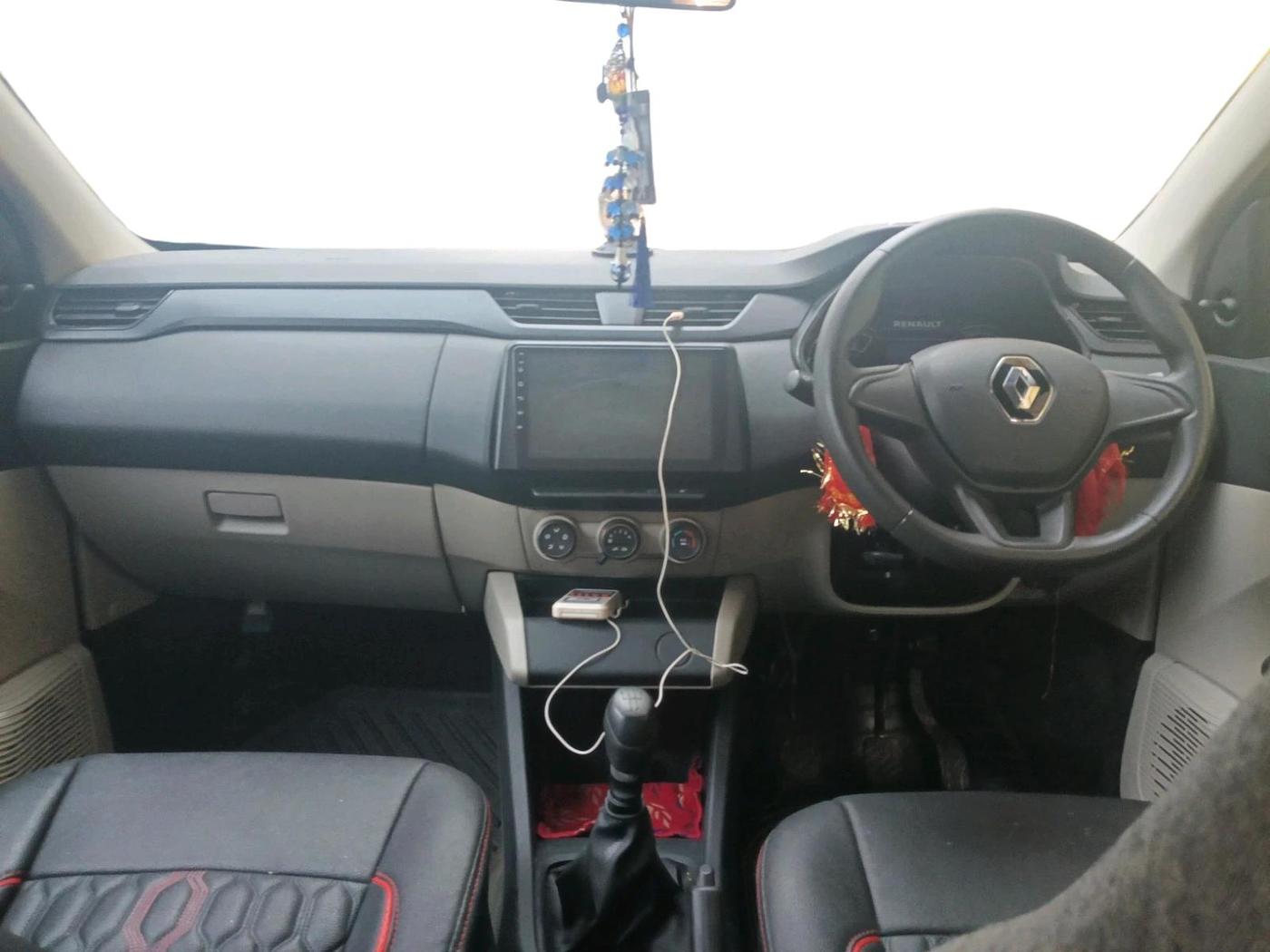 2025 Renault TRIBER RXE MT, Petrol, Manual, 9,368 km, interior