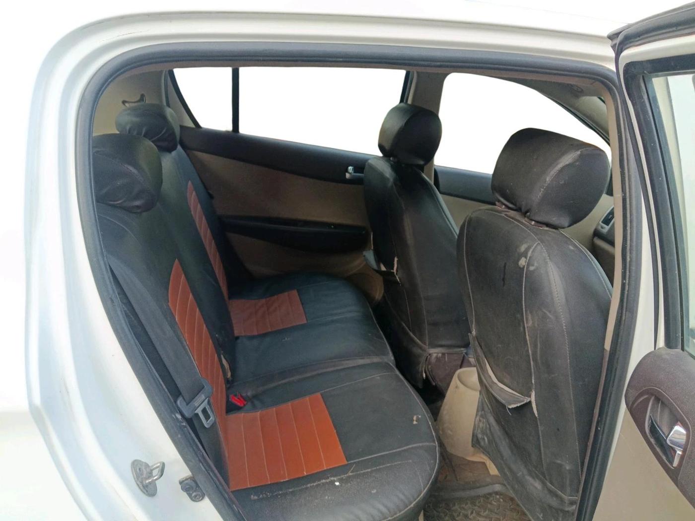 2011 Hyundai i20 SPORTZ 1.2, Petrol, Manual, 88,123 km, interior