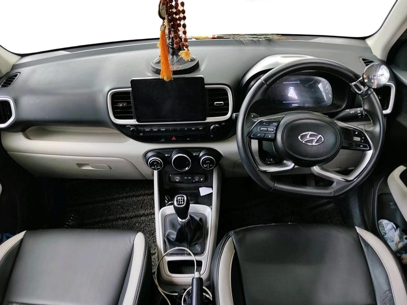 2023 Hyundai VENUE SX 1.2 PETROL, Petrol, Manual, 97,376 km, interior