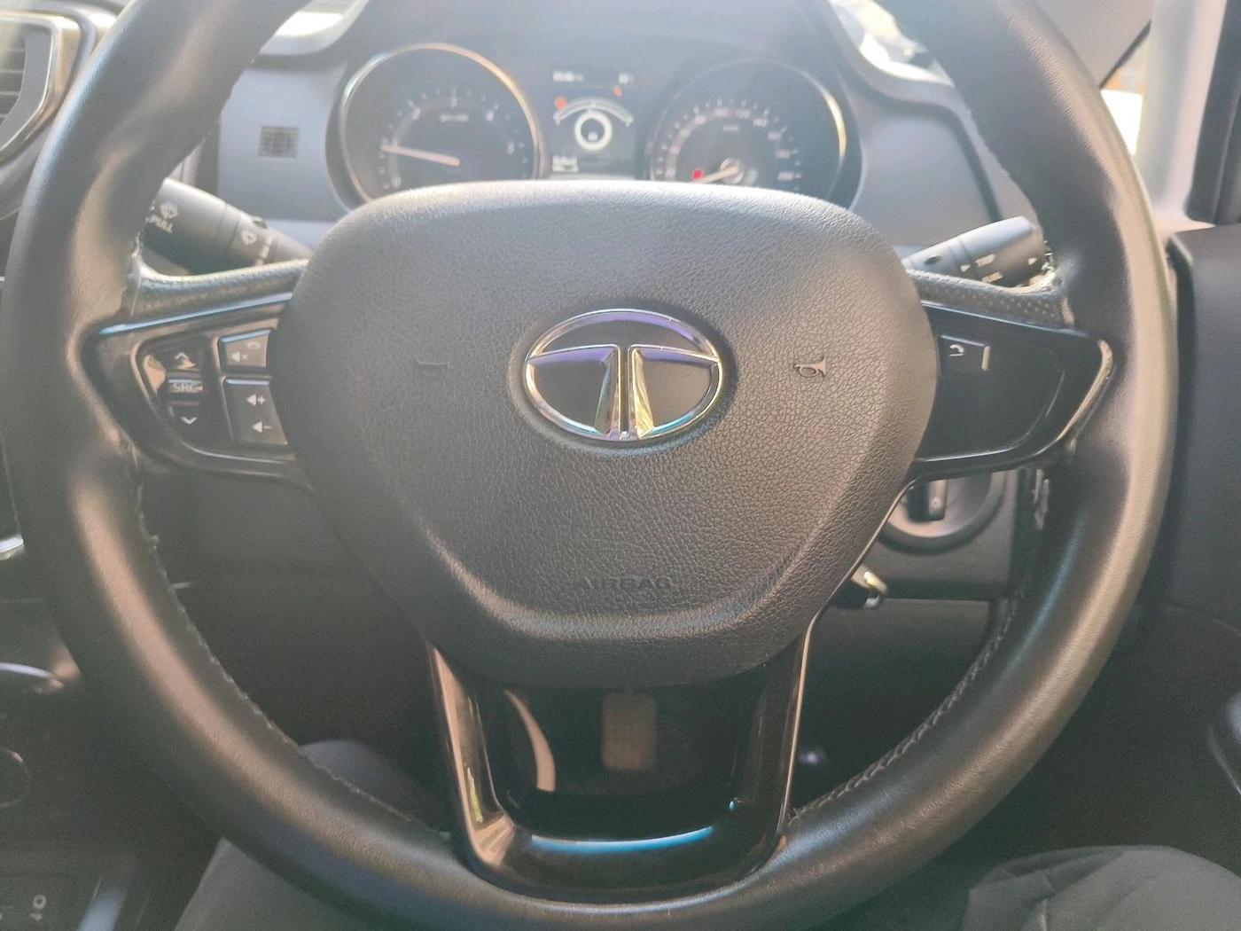 2018 Tata Hexa XE 4X2 7 STR, Diesel, Manual, 78,868 km, interior