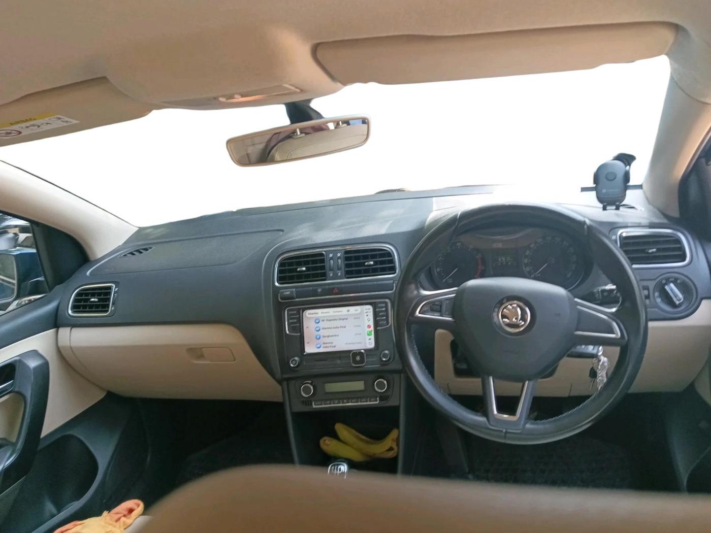 2017 Skoda Rapid STYLE 1.6 MPI, Petrol, Manual, 68,355 km, interior