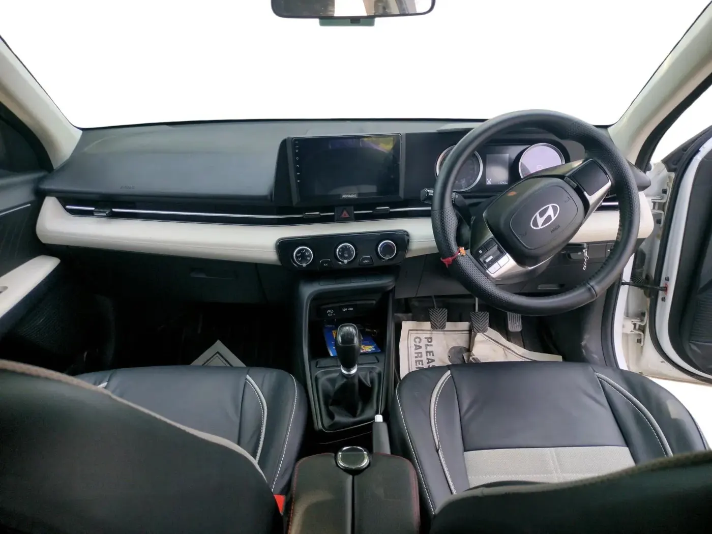 2024 Hyundai Verna EX 1.5 MT, Petrol, Manual, 11,045 km, interior