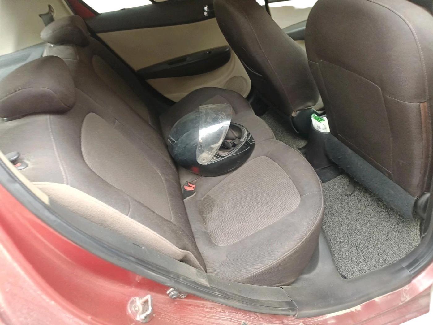 2013 Hyundai i20 SPORTZ 1.2, Petrol, Manual, 1,07,103 km, interior