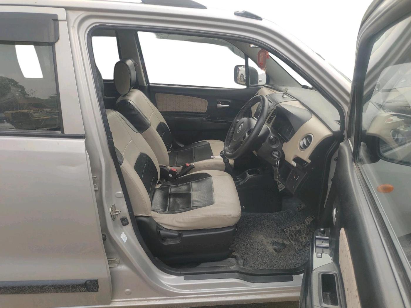 2017 Maruti Wagon R 1.0 VXI, Petrol, Manual, 60,877 km, interior