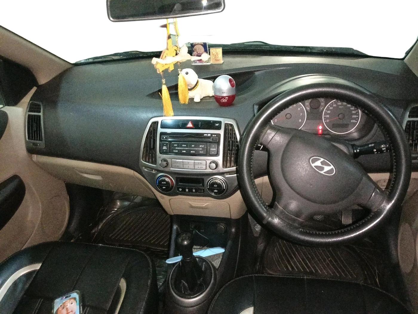 2013 Hyundai i20 MAGNA (O) 1.2, Petrol, Manual, 73,804 km, interior