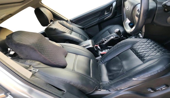 2018 Mahindra XUV500 W11, Diesel, Manual, 1,33,150 km, interior