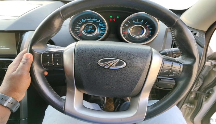 2018 Mahindra XUV500 W11, Diesel, Manual, 1,33,150 km, interior