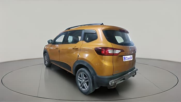 2022 Renault TRIBER RXZ AMT, Petrol, Automatic, 67,962 km, exterior