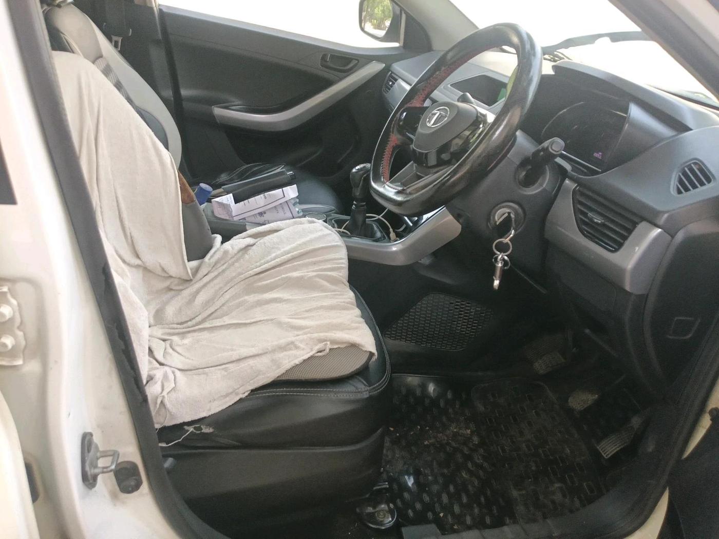 2021 Tata NEXON XM DIESEL, Diesel, Manual, 1,69,253 km, interior