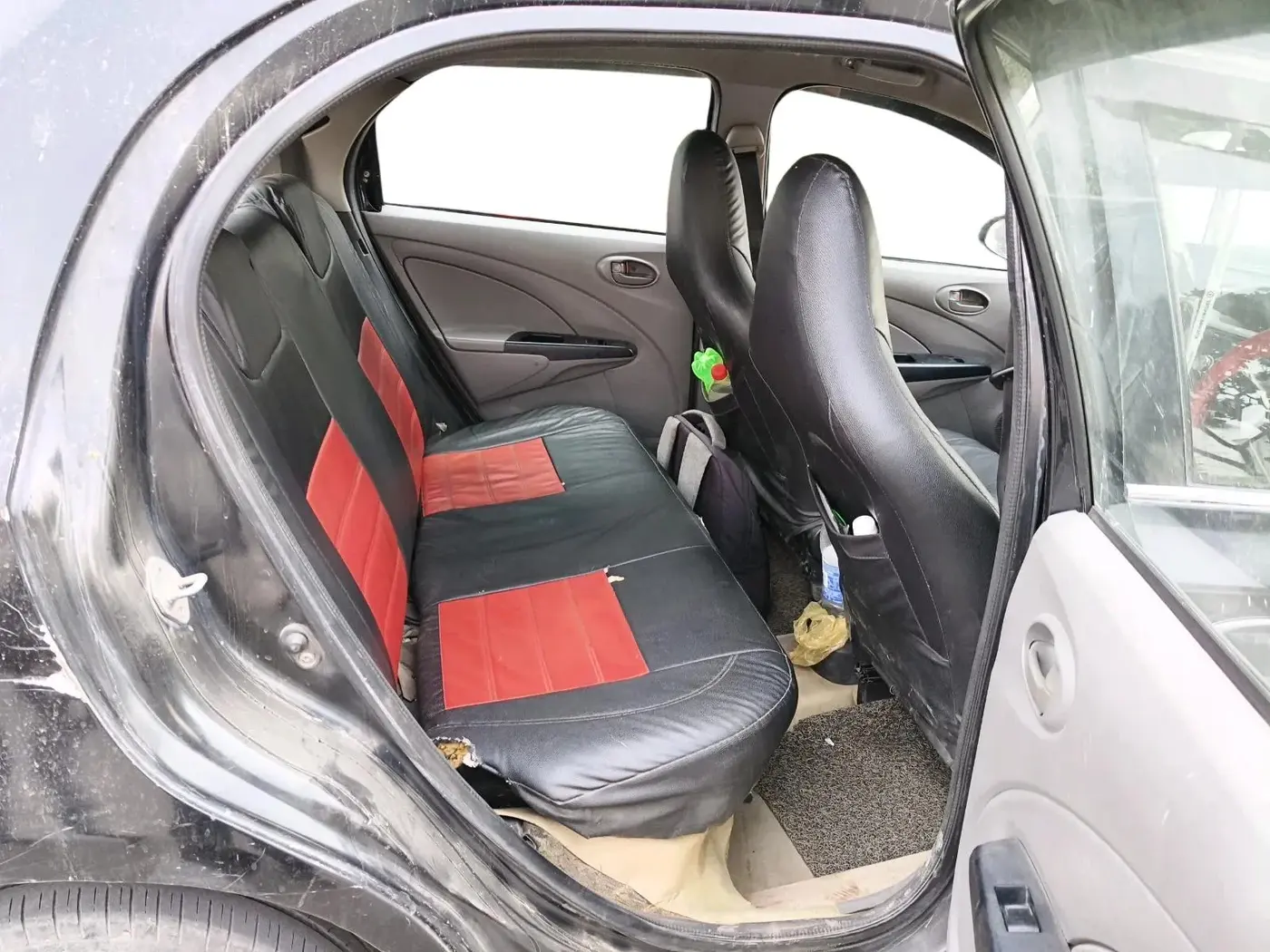 2011 Toyota Etios Liva G, CNG, Manual, 1,05,512 km, interior