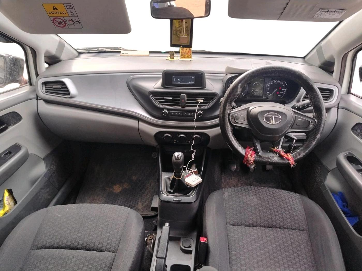 2020 Tata ALTROZ XE PETROL, Petrol, Manual, 66,751 km, interior