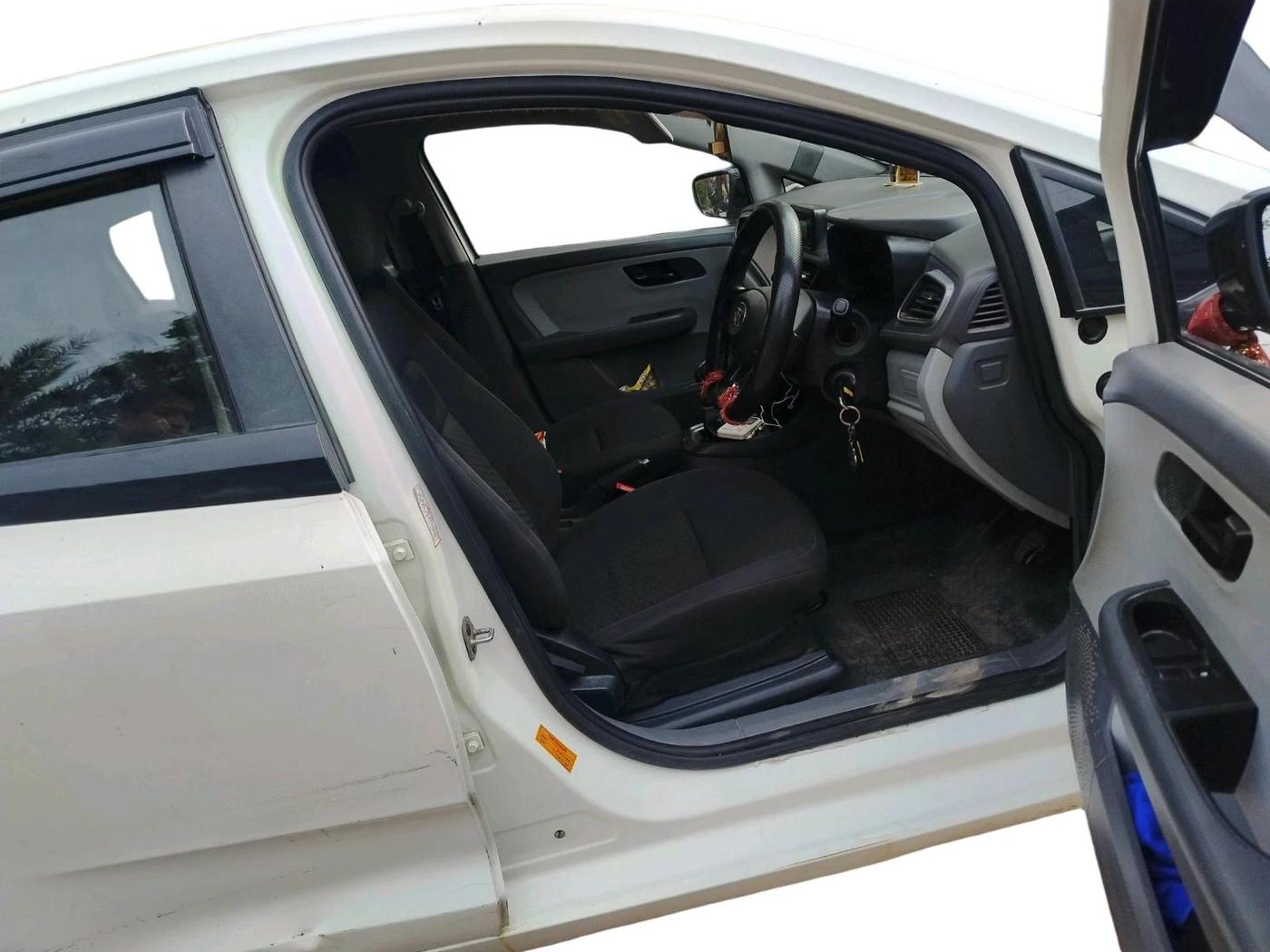 2020 Tata ALTROZ XE PETROL, Petrol, Manual, 66,751 km, interior