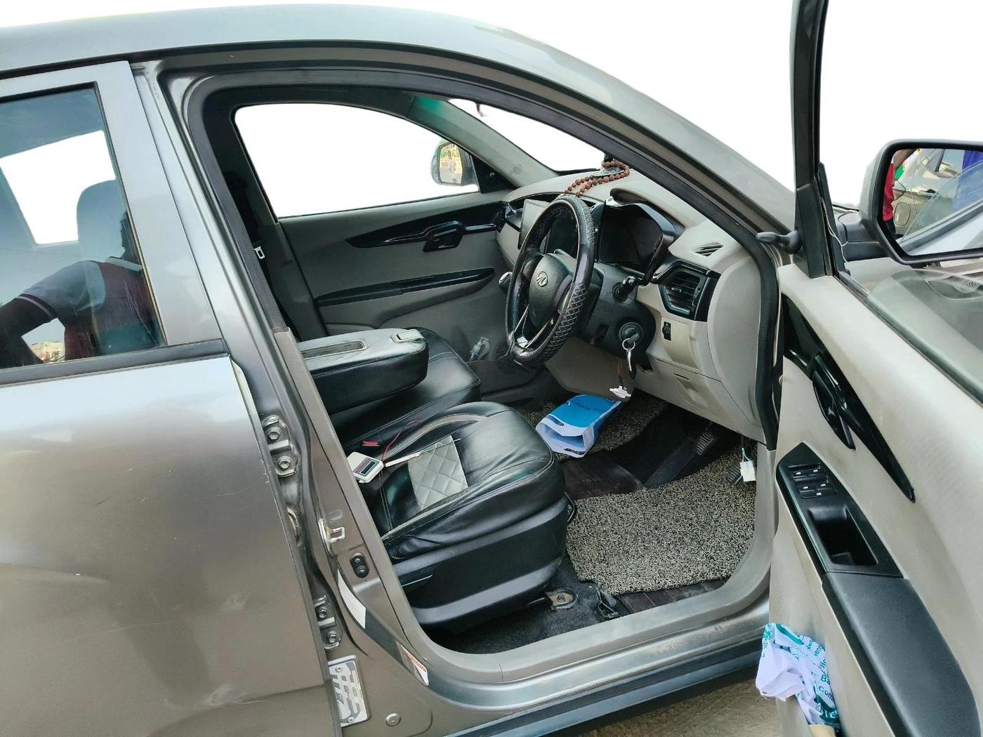 2016 Mahindra Kuv100 K4 PLUS 6 STR, Petrol, Manual, 90,458 km, interior