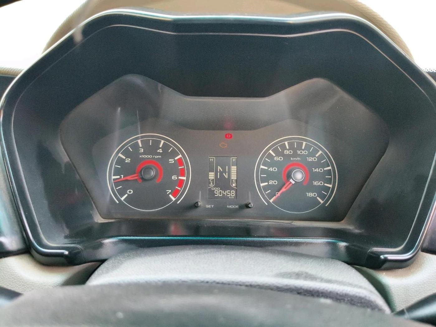 2016 Mahindra Kuv100 K4 PLUS 6 STR, Petrol, Manual, 90,458 km, interior