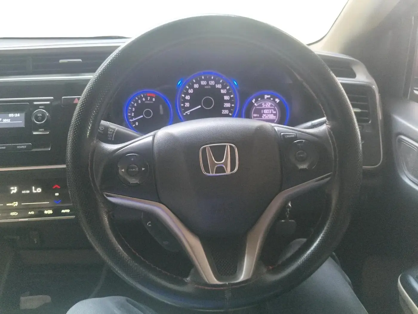 2017 Honda City 1.5L I-VTEC SV, Petrol, Manual, 1,18,037 km, interior