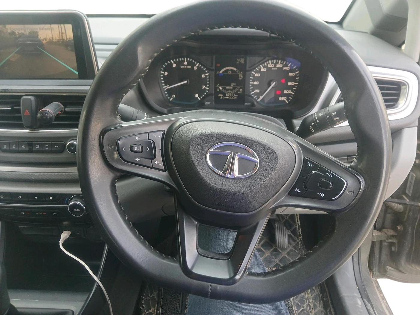 2020 Tata ALTROZ XT PETROL, Petrol, Manual, 62,373 km, interior