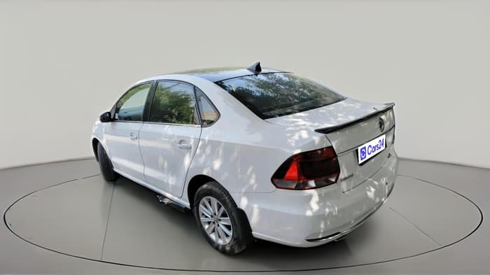 2015 Volkswagen Vento HIGHLINE PETROL AT, Petrol, Automatic, 1,00,579 km, exterior