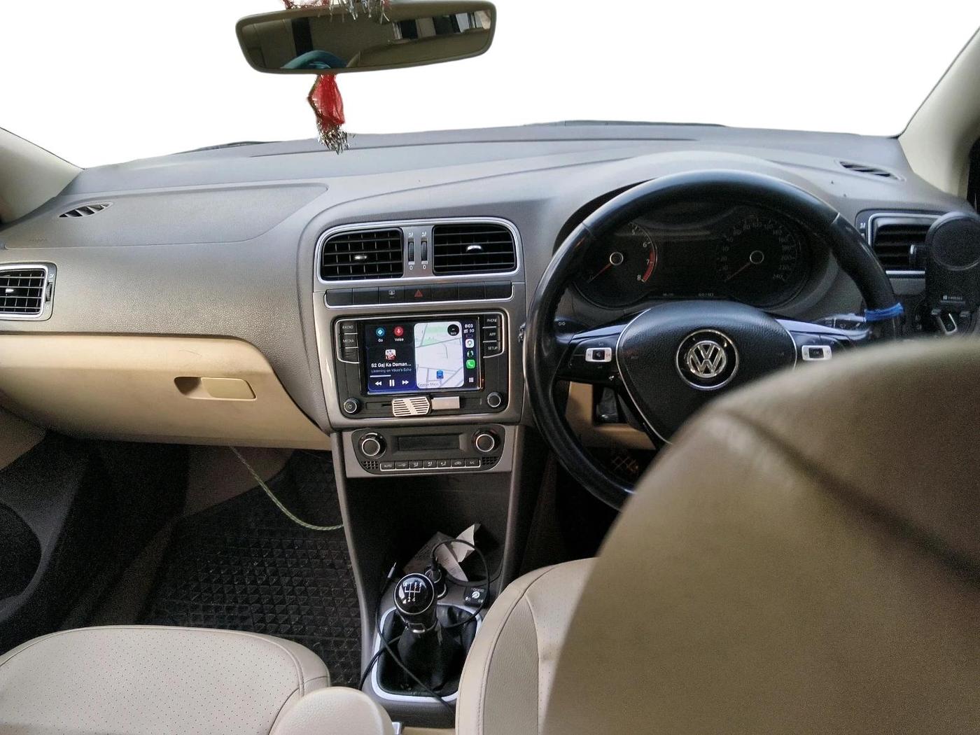 2018 Volkswagen Vento HIGHLINE 1.6 MPI, Petrol, Manual, 1,04,280 km, interior