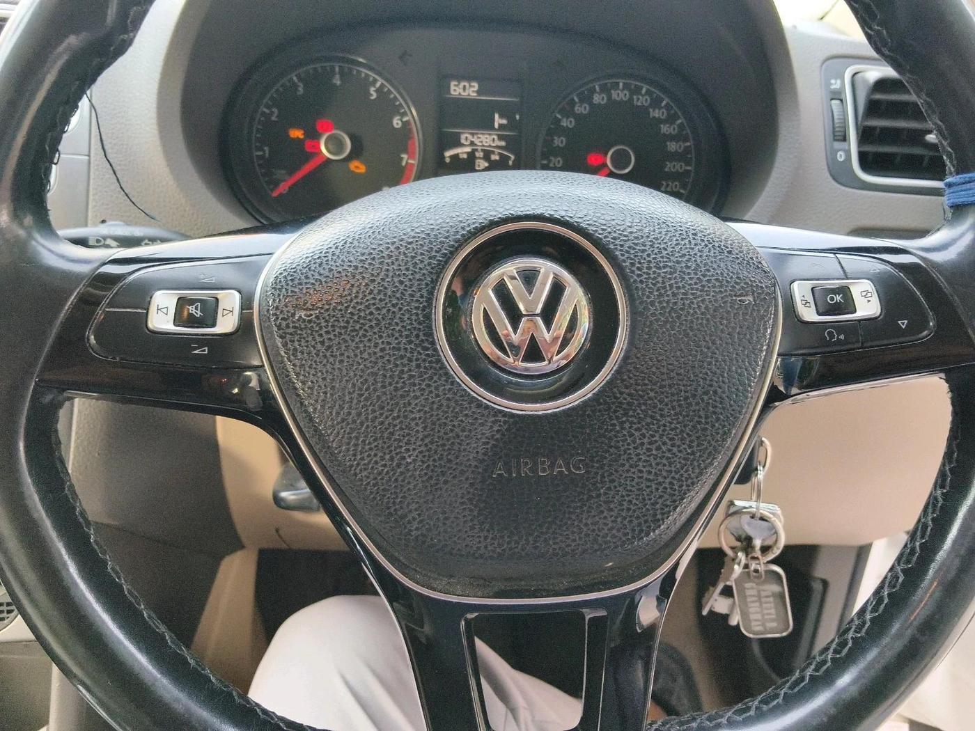 2018 Volkswagen Vento HIGHLINE 1.6 MPI, Petrol, Manual, 1,04,280 km, interior