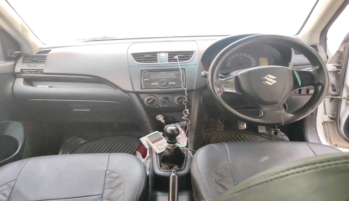 2013 Maruti Swift LXI, CNG, Manual, 1,71,089 km, interior