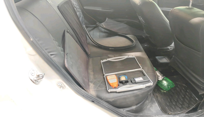 2013 Maruti Swift LXI, CNG, Manual, 1,71,089 km, interior