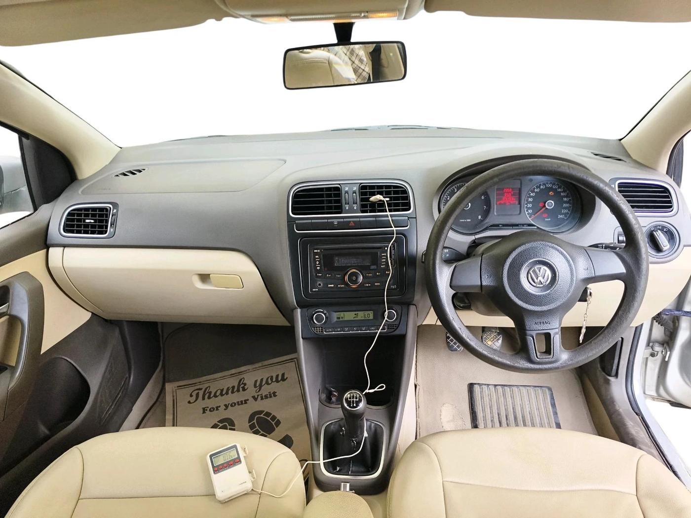 2012 Volkswagen Vento HIGHLINE 1.6 MPI, Petrol, Manual, 1,09,222 km, interior